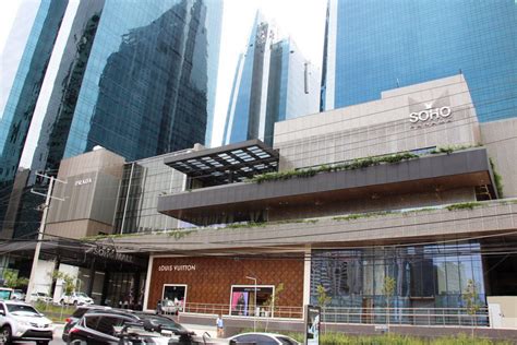 soho mall tiendas